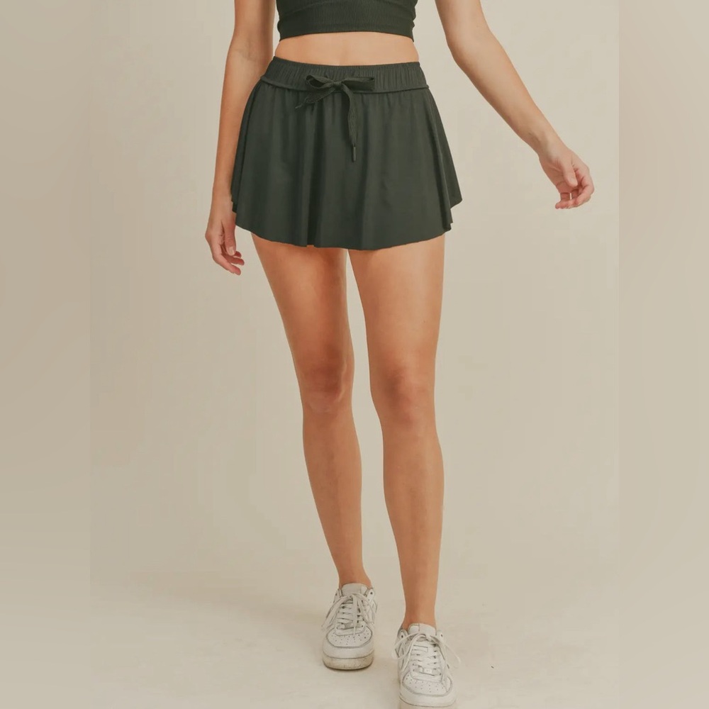 NWT athleisure fitness workout skirt skort